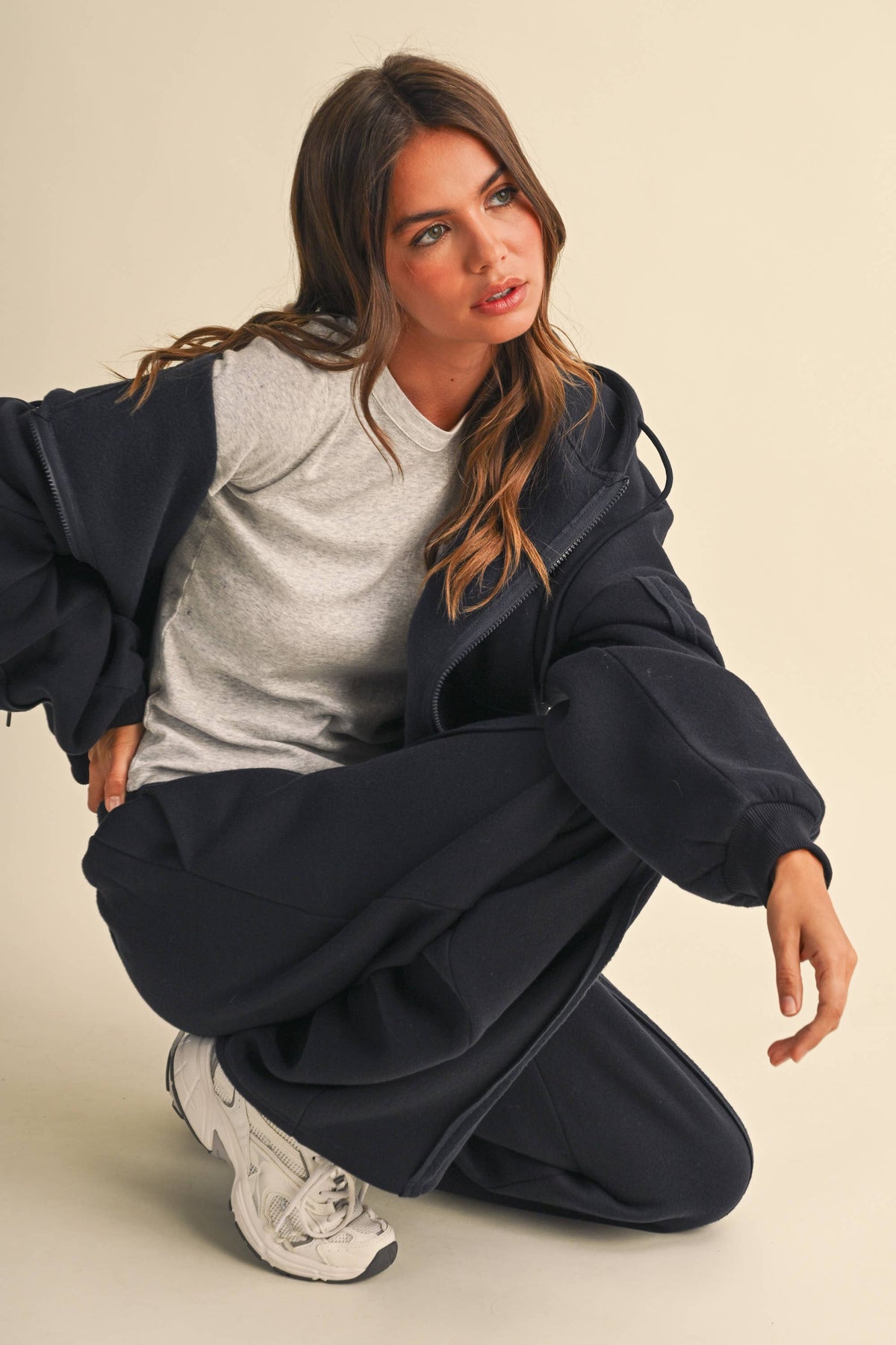 IST6712 RAW EDGE SEAM DETAIL HOODIE AND STRAIGHT LEG JOGGER