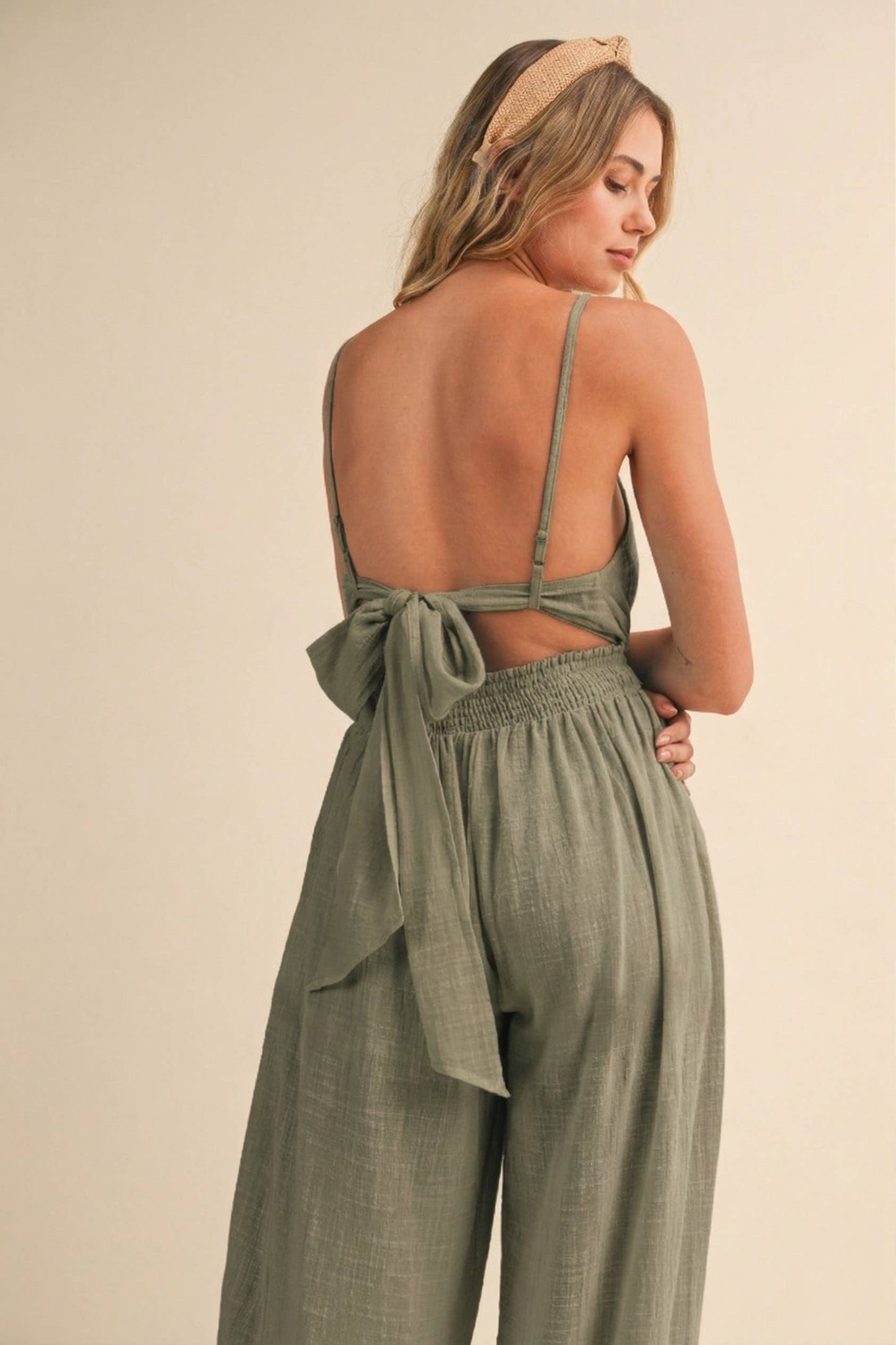 IJP3413 GAUZE BACKLESS TIE SLEEVELESS ALADDIN JUMPSUIT