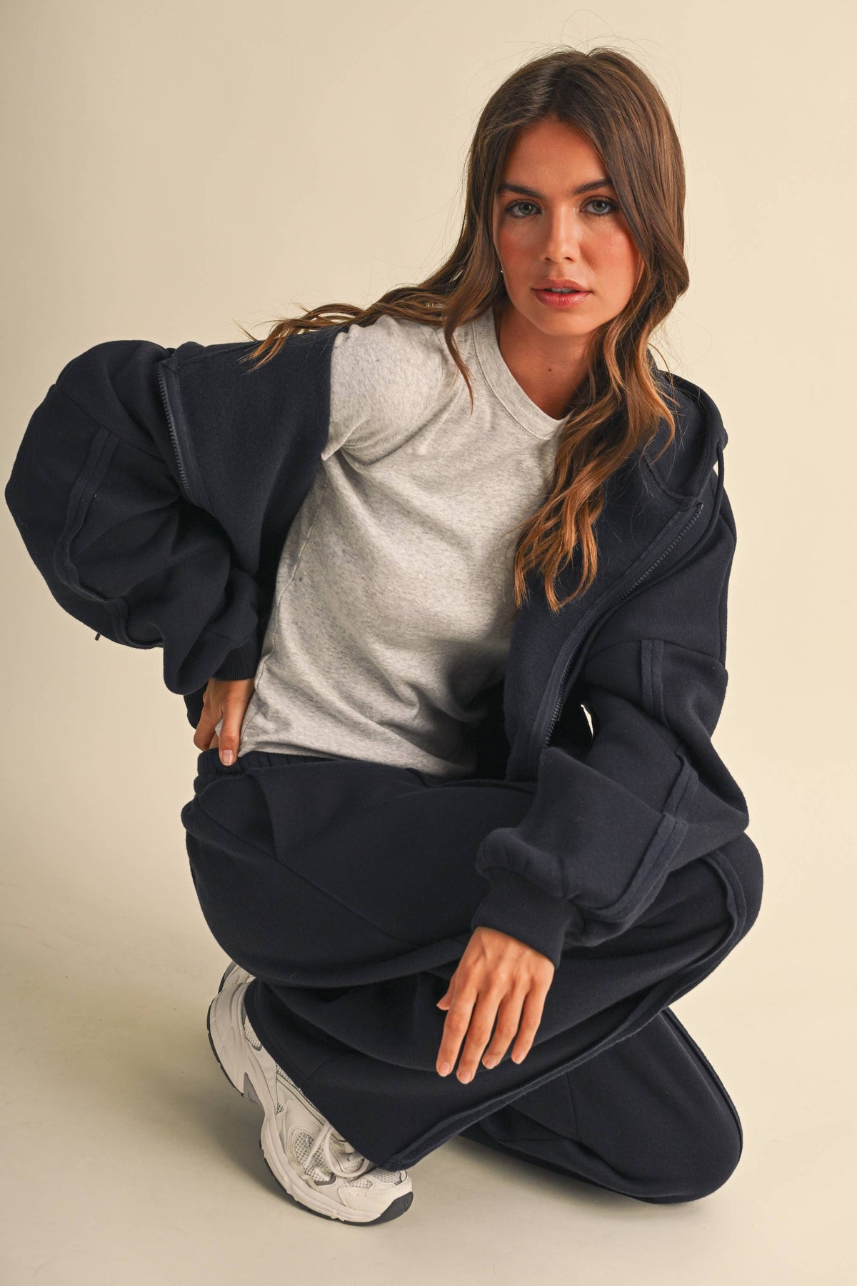 IST6712 RAW EDGE SEAM DETAIL HOODIE AND STRAIGHT LEG JOGGER