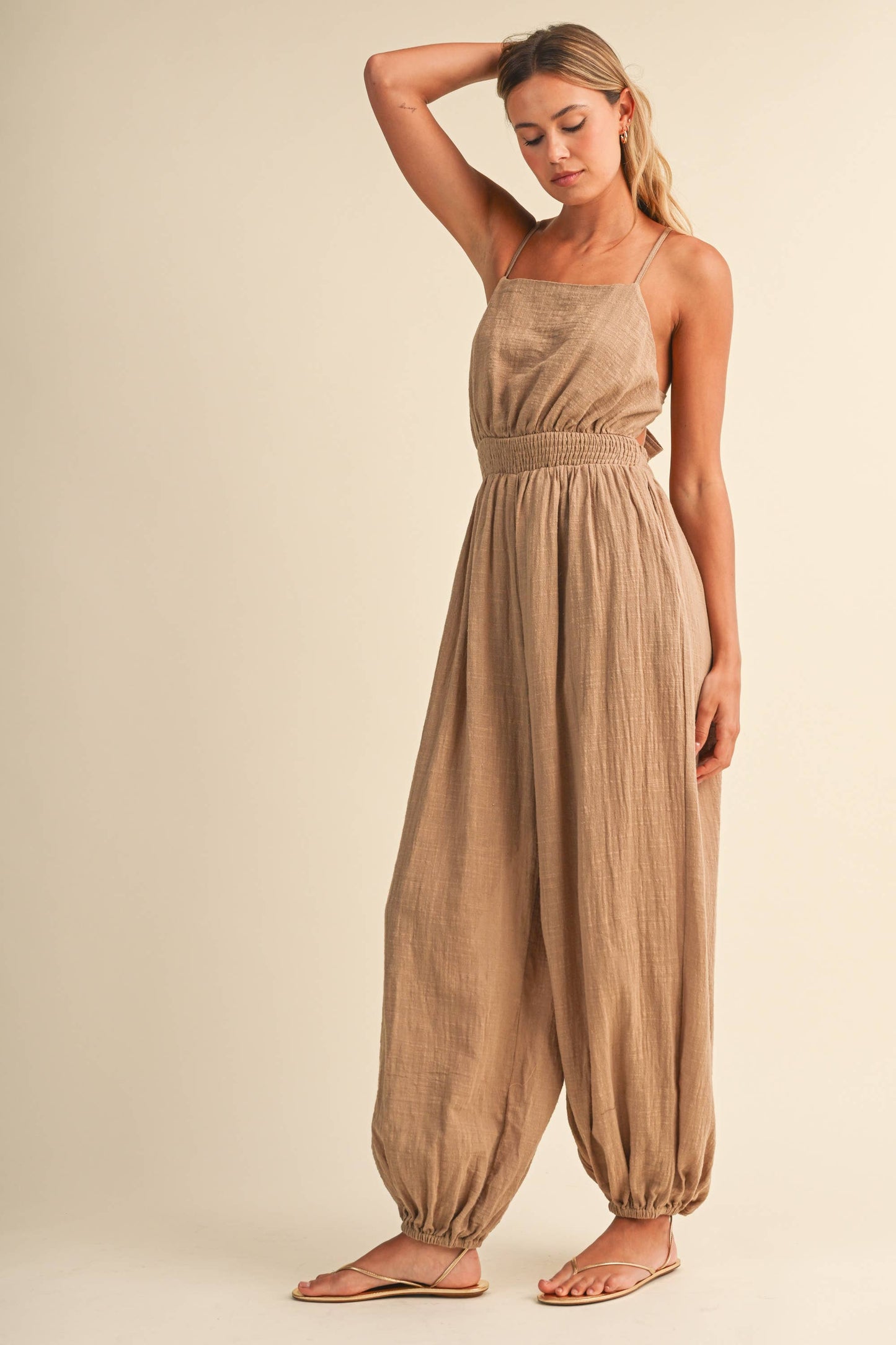 IJP3413 GAUZE BACKLESS TIE SLEEVELESS ALADDIN JUMPSUIT