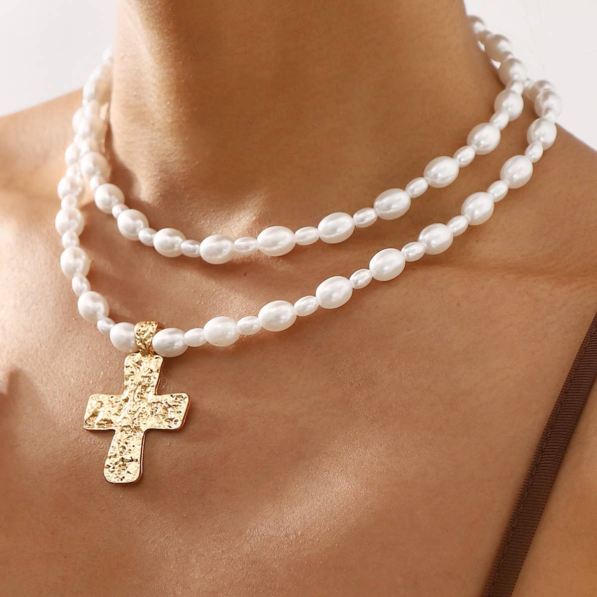 LUSTROUS FAUX PEARL BEADED LAYERED CROSS NECKLACE | 40NK9552